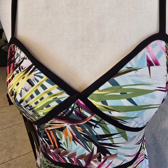 Guess Women’s Scuba Tropical Print Contrast Trim Bodycon Dress 12 - Picture 5 of 8